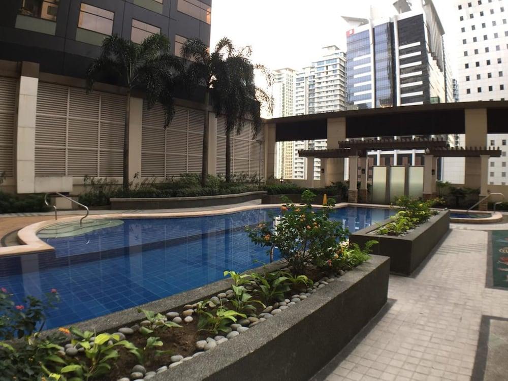 Mckinley Residences