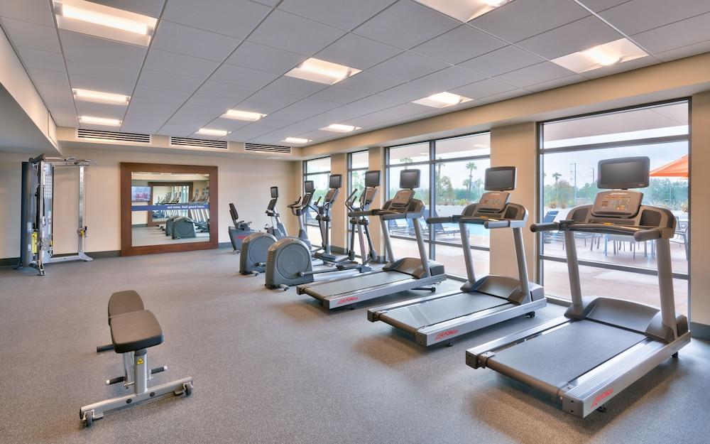 Hampton Inn & Suites Anaheim Resort Convention Center
