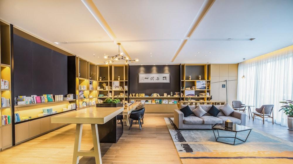 Ningbo Cbd Atour Hotel