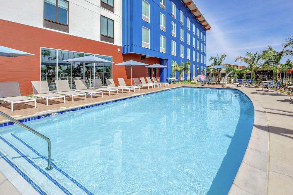 Hampton Inn & Suites San Diego Airport Liberty Station