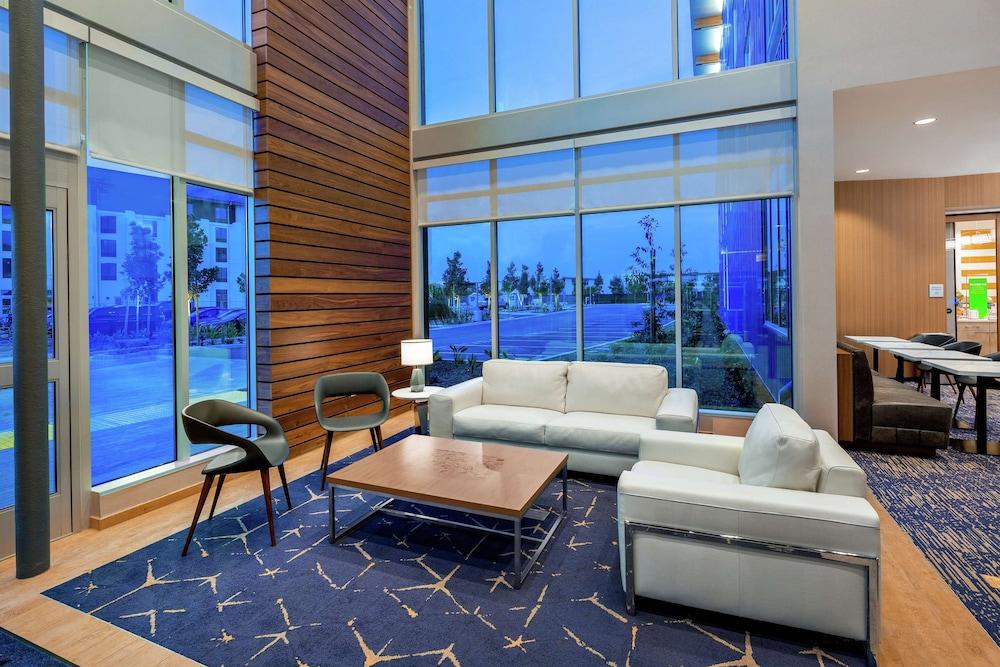 Hampton Inn & Suites San Diego Airport Liberty Station