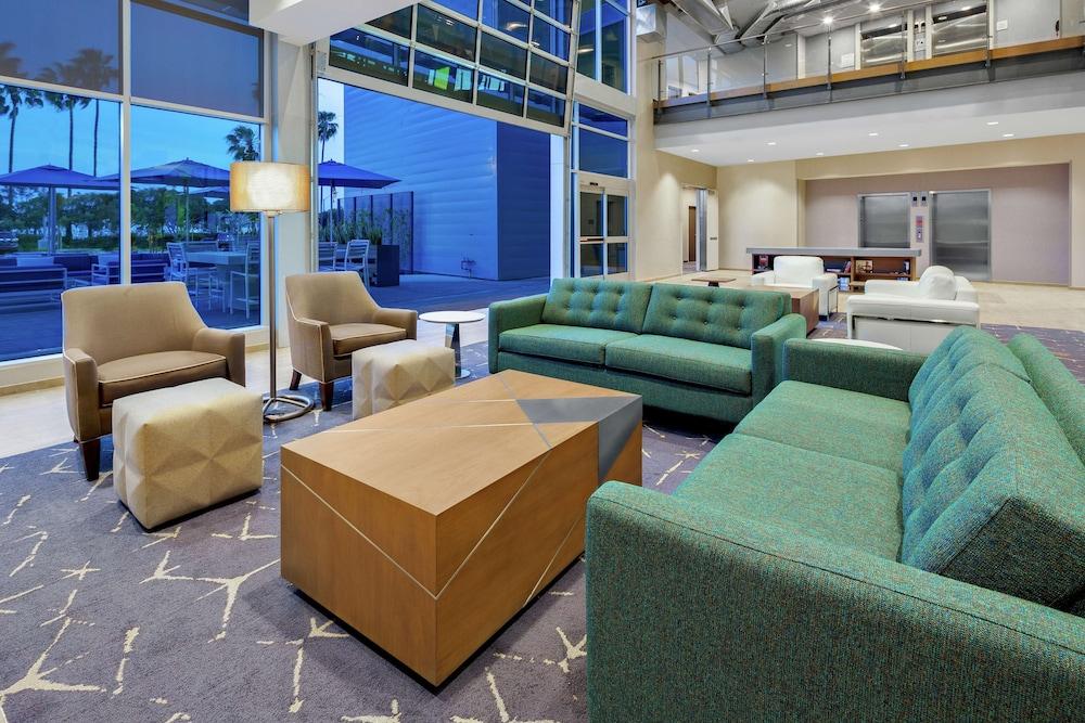 Hampton Inn & Suites San Diego Airport Liberty Station