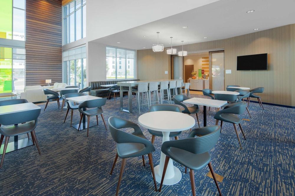 Hampton Inn & Suites San Diego Airport Liberty Station