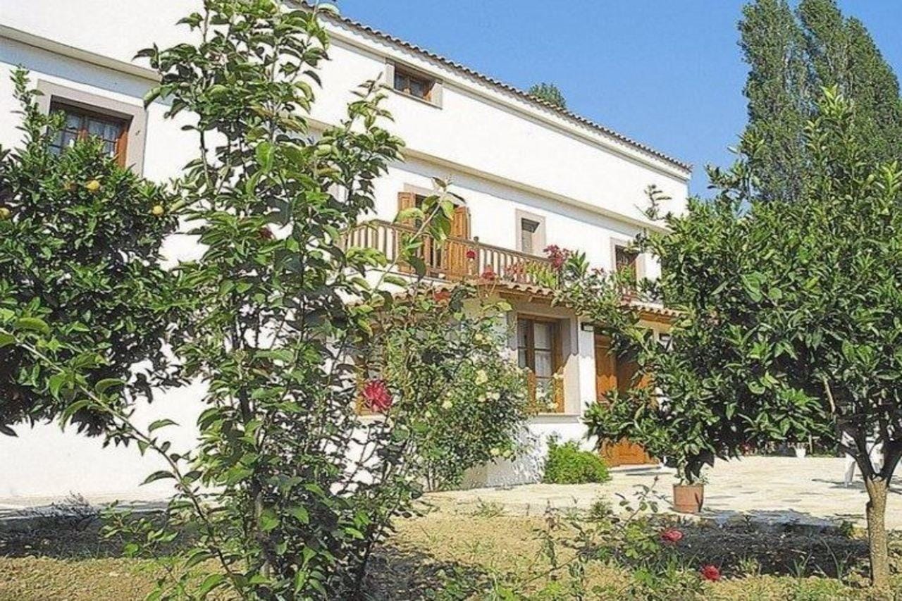 Alekos Rooms and Apartments
