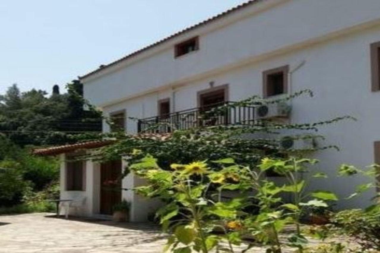 Alekos Rooms and Apartments
