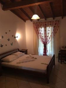 Alekos Rooms and Apartments