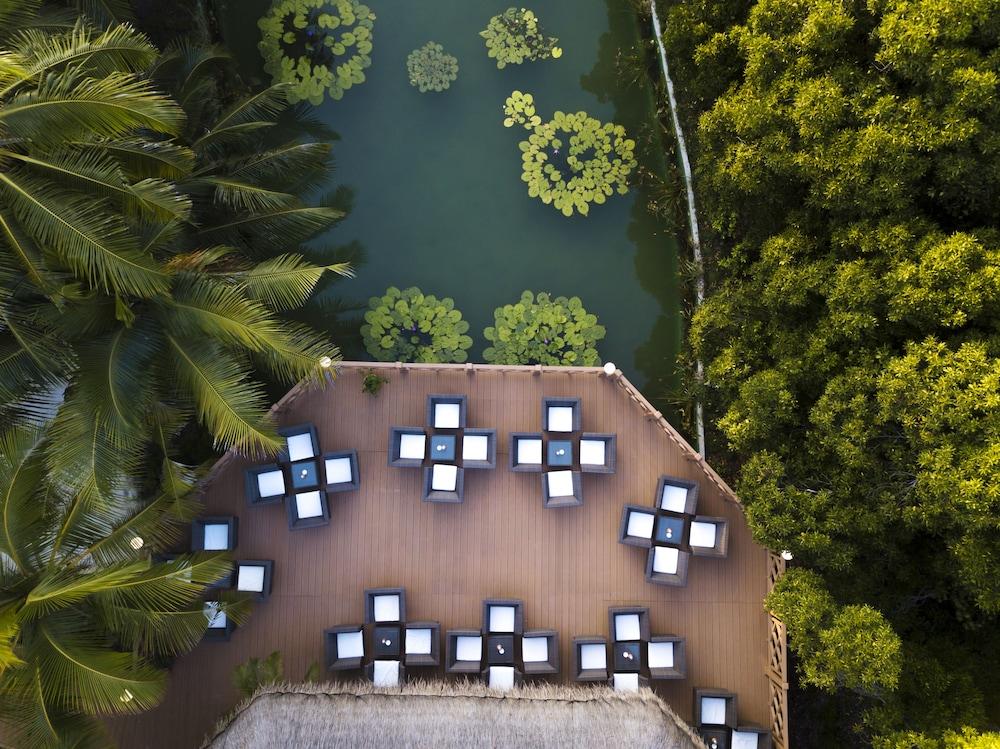 Dreamland The Unique Sea & Lake Resort / Spa