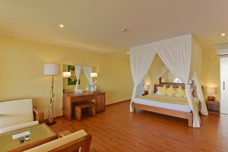Dreamland The Unique Sea & Lake Resort / Spa
