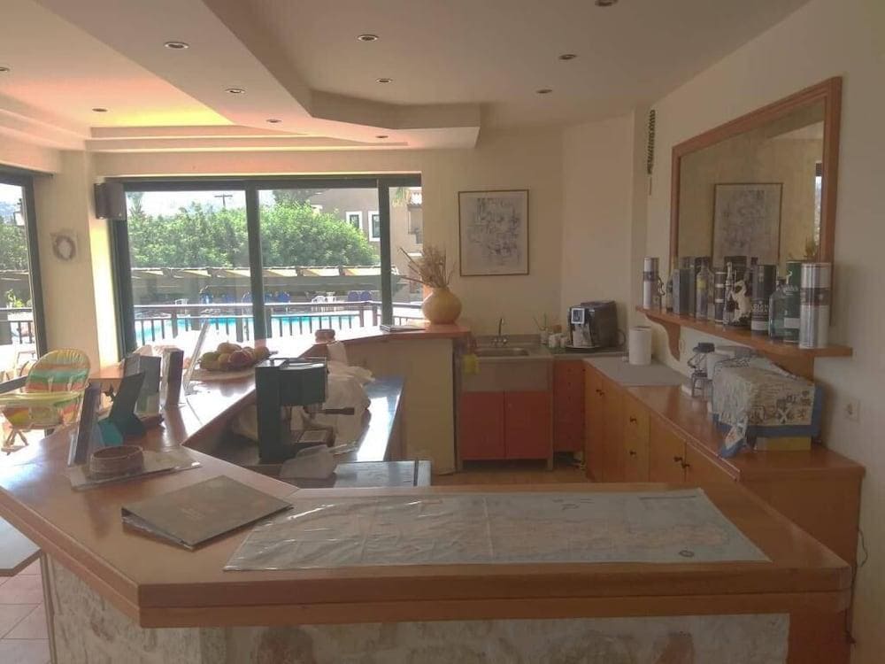 Dionysos Hotel Apartments & Studios