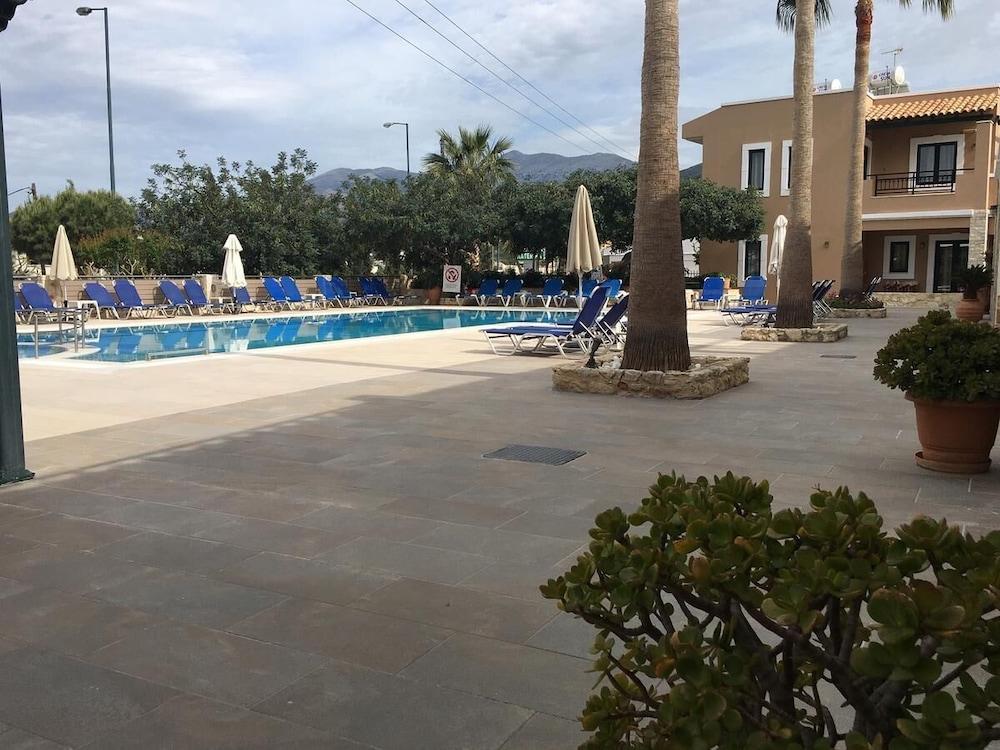 Dionysos Hotel Apartments & Studios