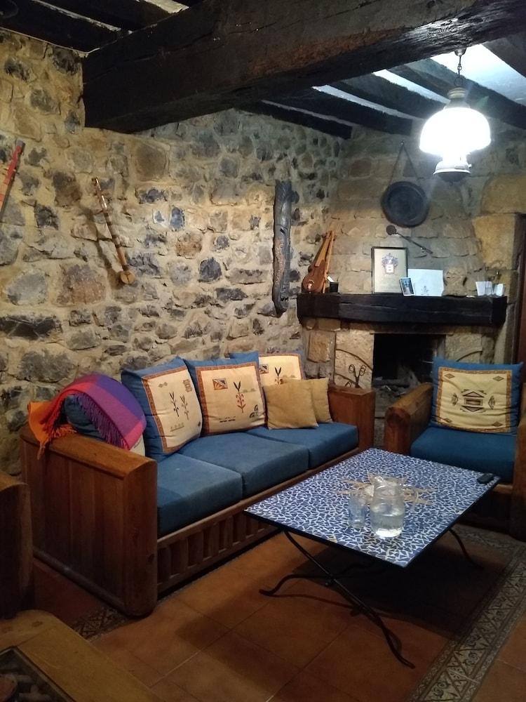 La Casa Del Castillo