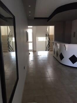 Black Rose Hotel & Suites