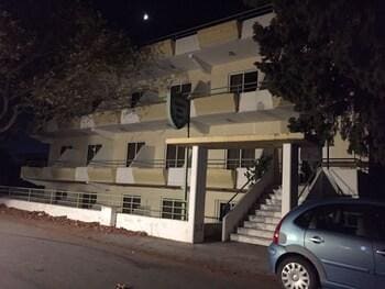 Black Rose Hotel & Suites