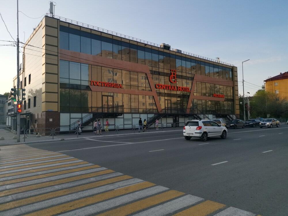 Central Hotel