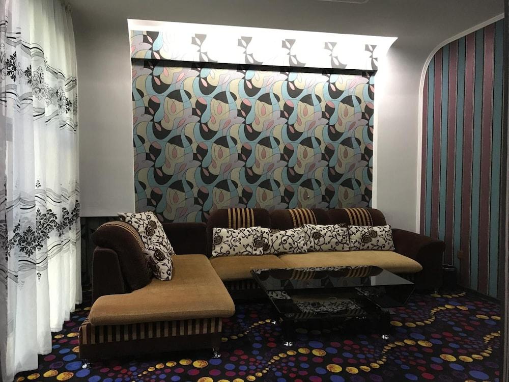 Hotel Zhibek Zholy