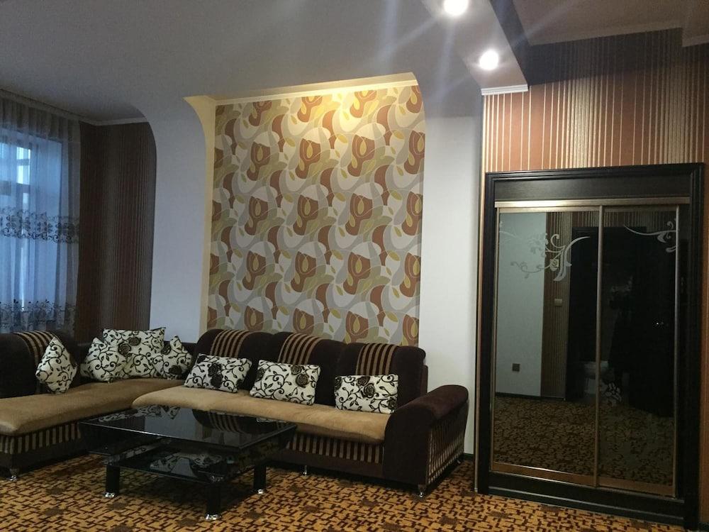 Hotel Zhibek Zholy