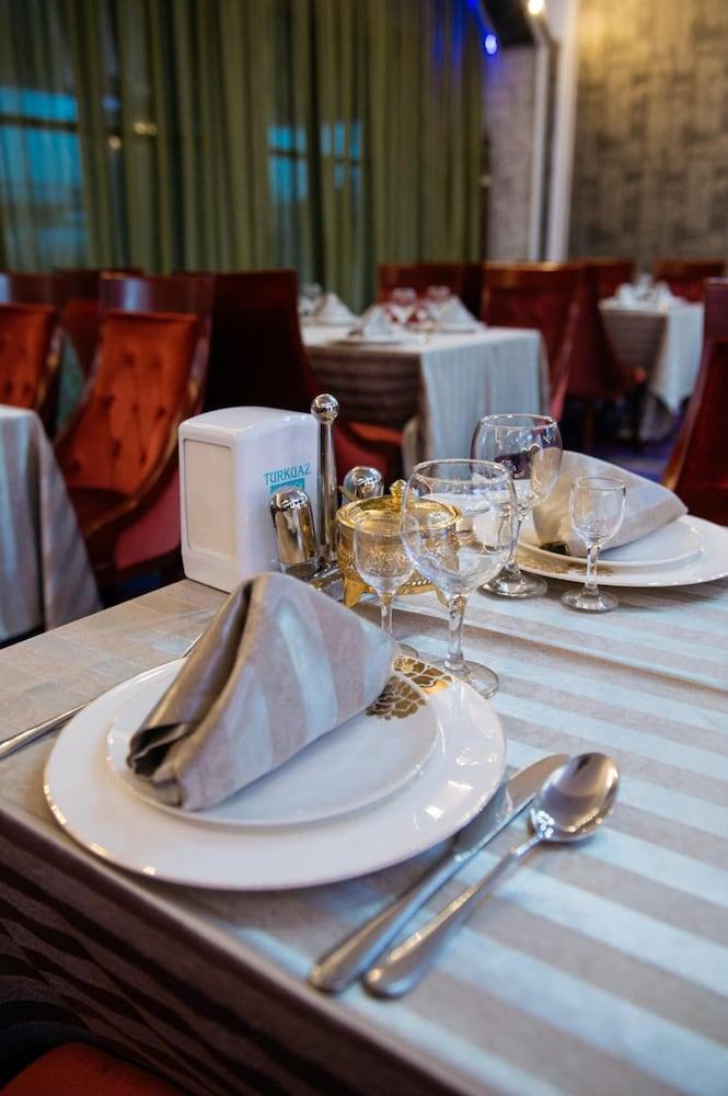 Hotel Zhibek Zholy