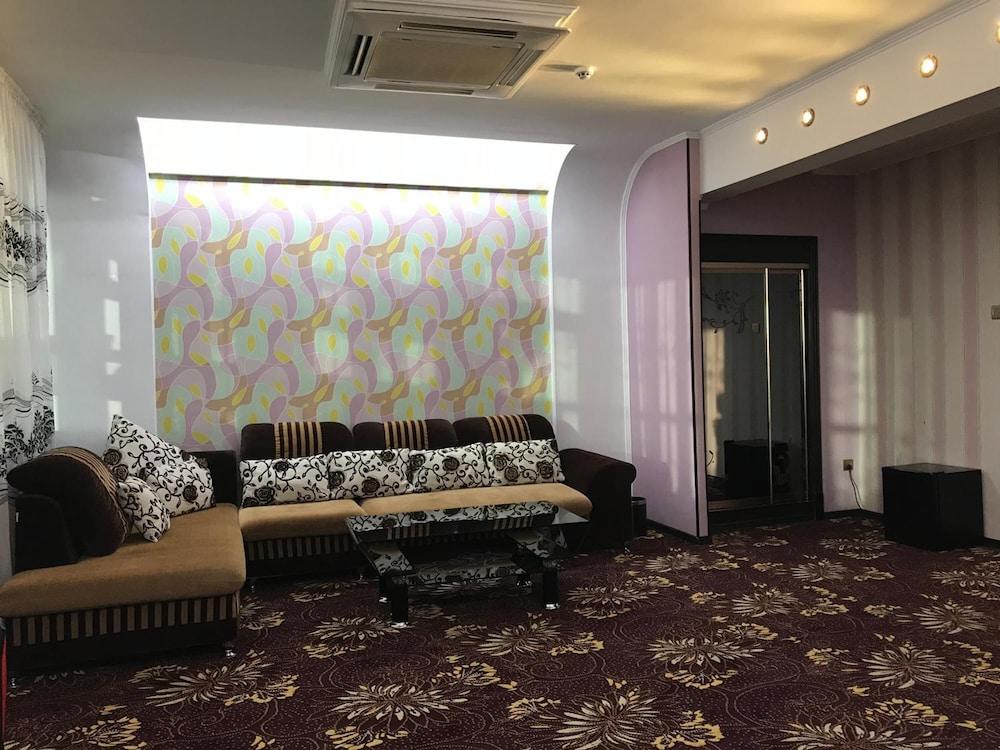 Hotel Zhibek Zholy
