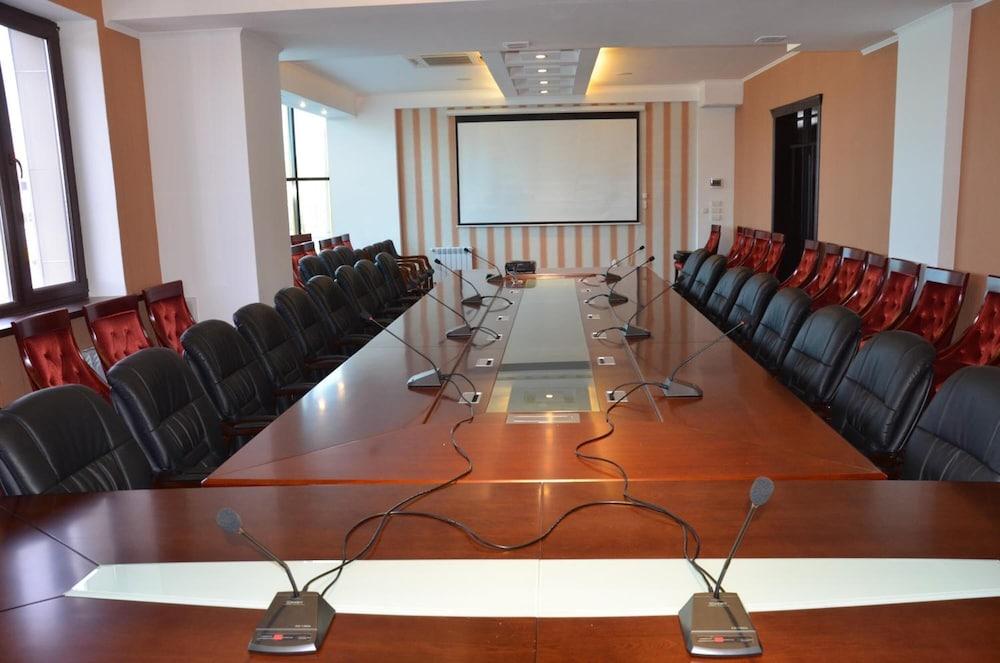 Hotel Zhibek Zholy