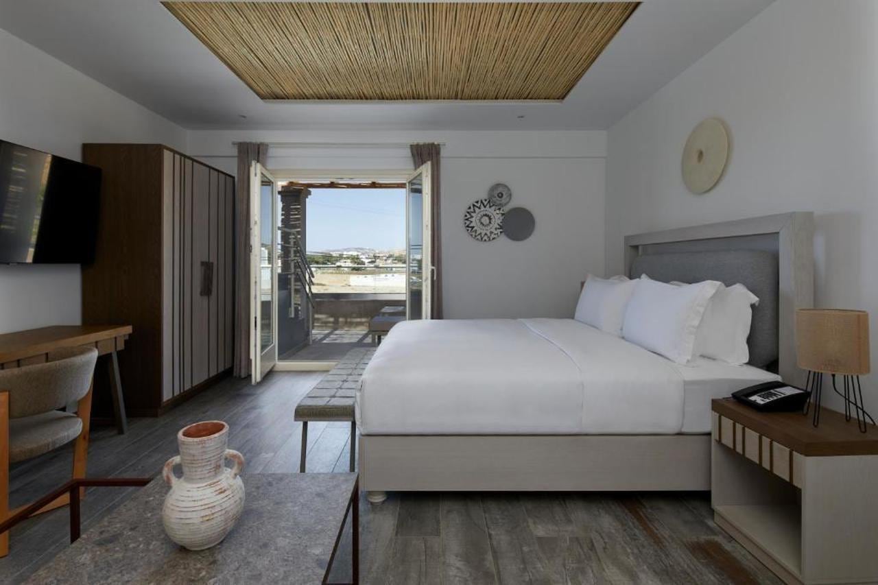 Sea Breeze Luxury Resort Santorini