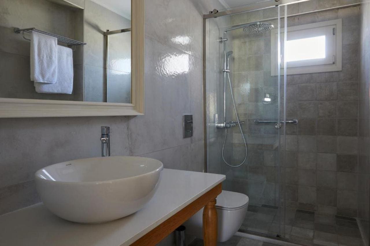 Sea Breeze Luxury Resort Santorini