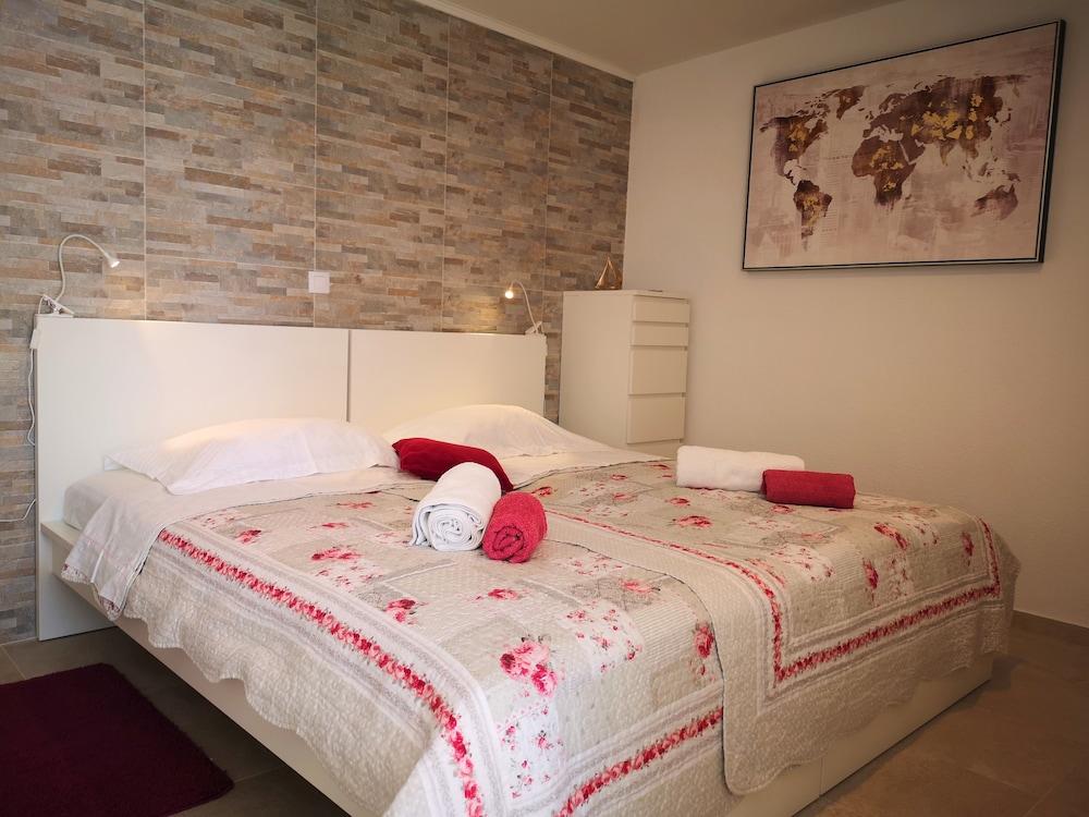 Apartments Mirjana