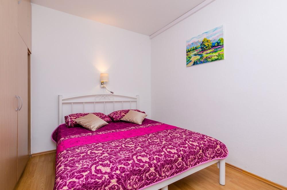 Apartments Mirjana