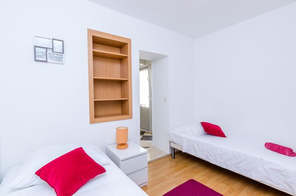 Apartments Mirjana