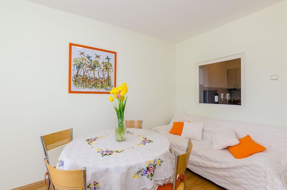 Apartments Mirjana
