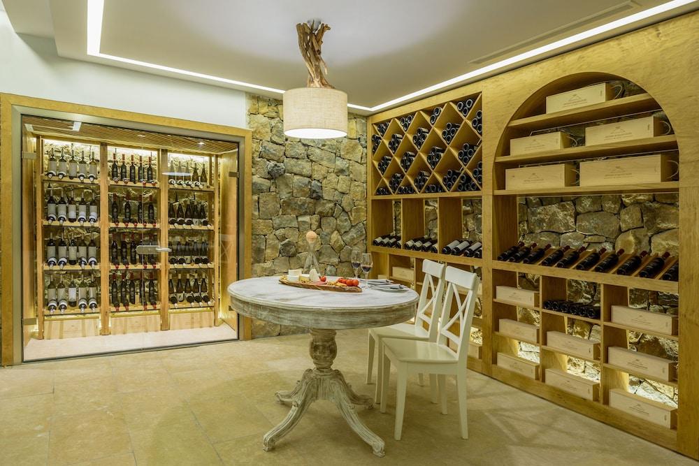 Cellaria Estate