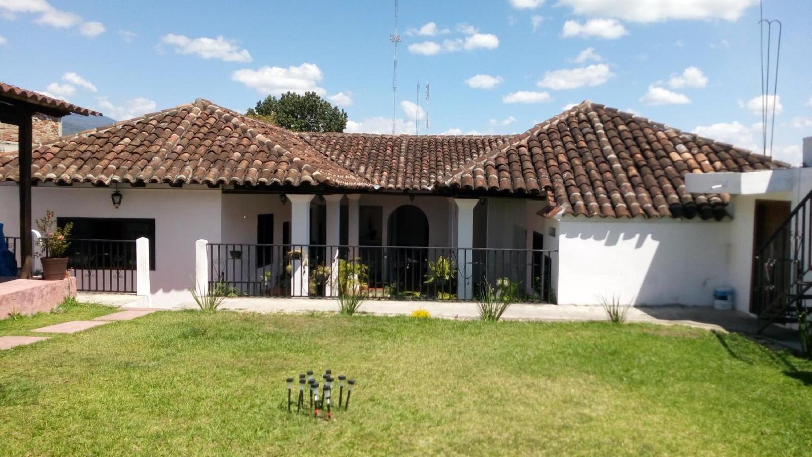 Casa Lobe