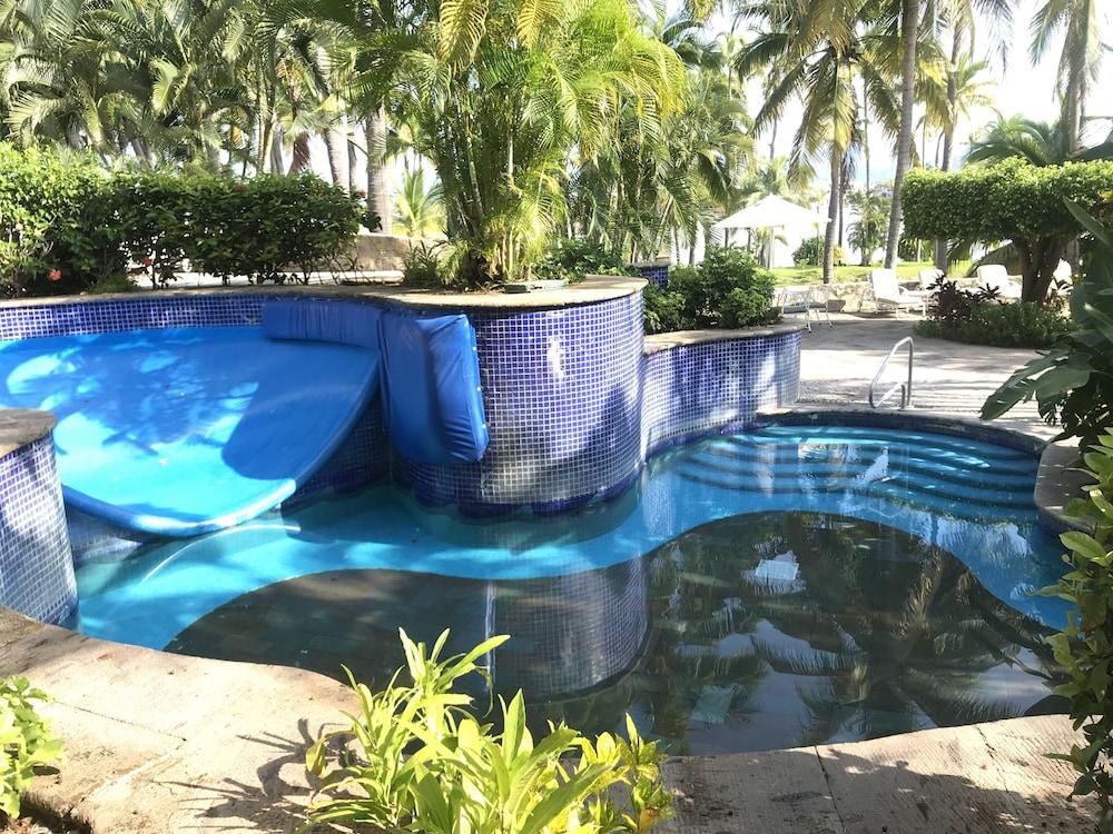 Marina Villas - Grand Isla Navidad