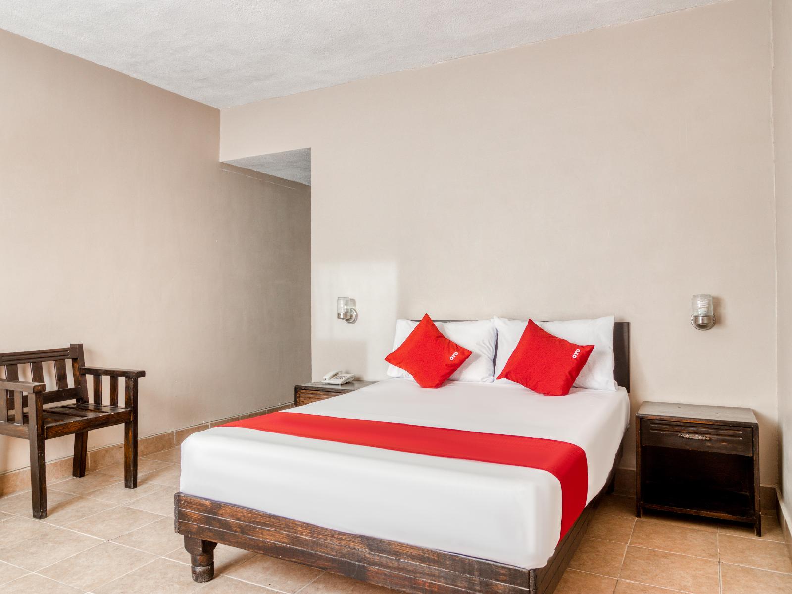 Capital O Hotel La Siesta
