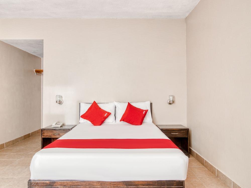 Capital O Hotel La Siesta