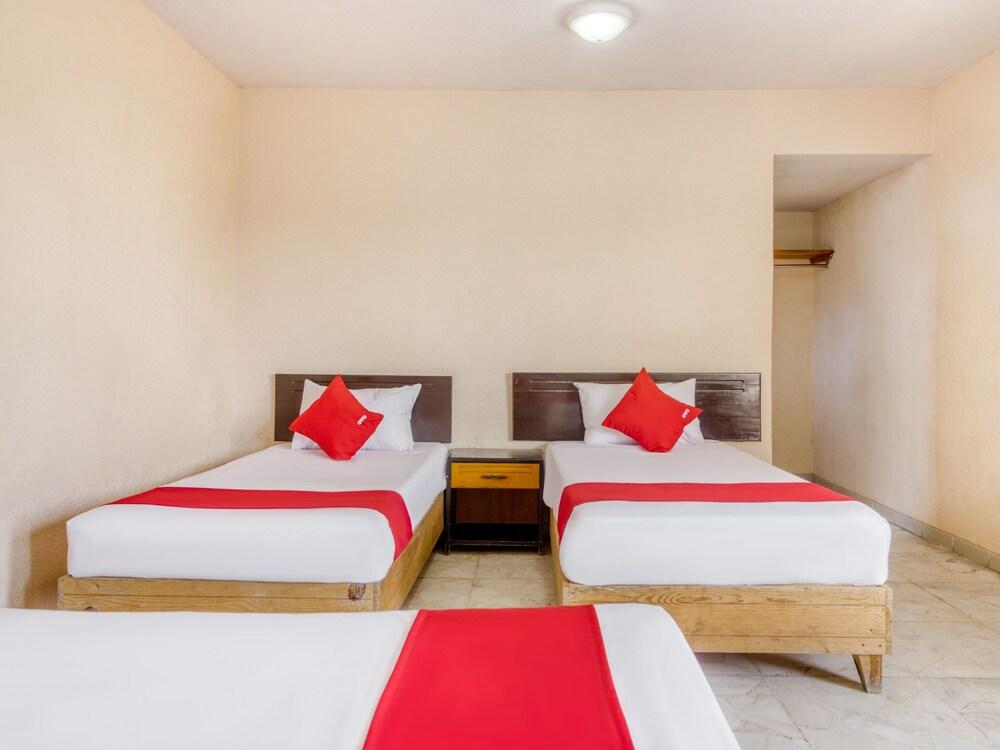 Capital O Hotel La Siesta