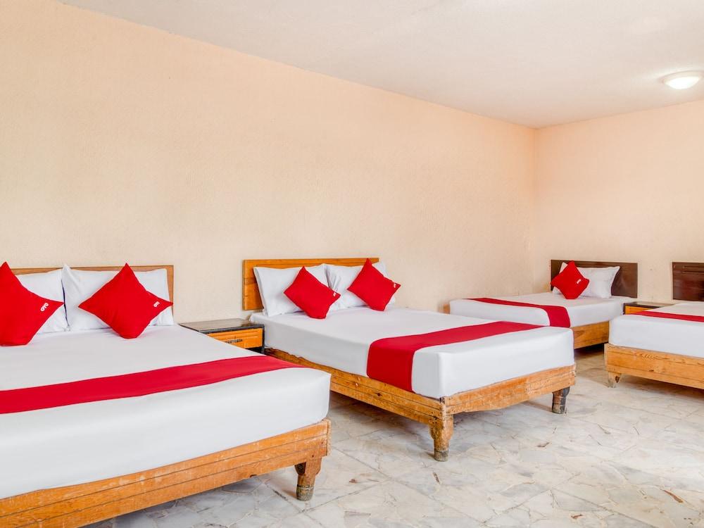 Capital O Hotel La Siesta