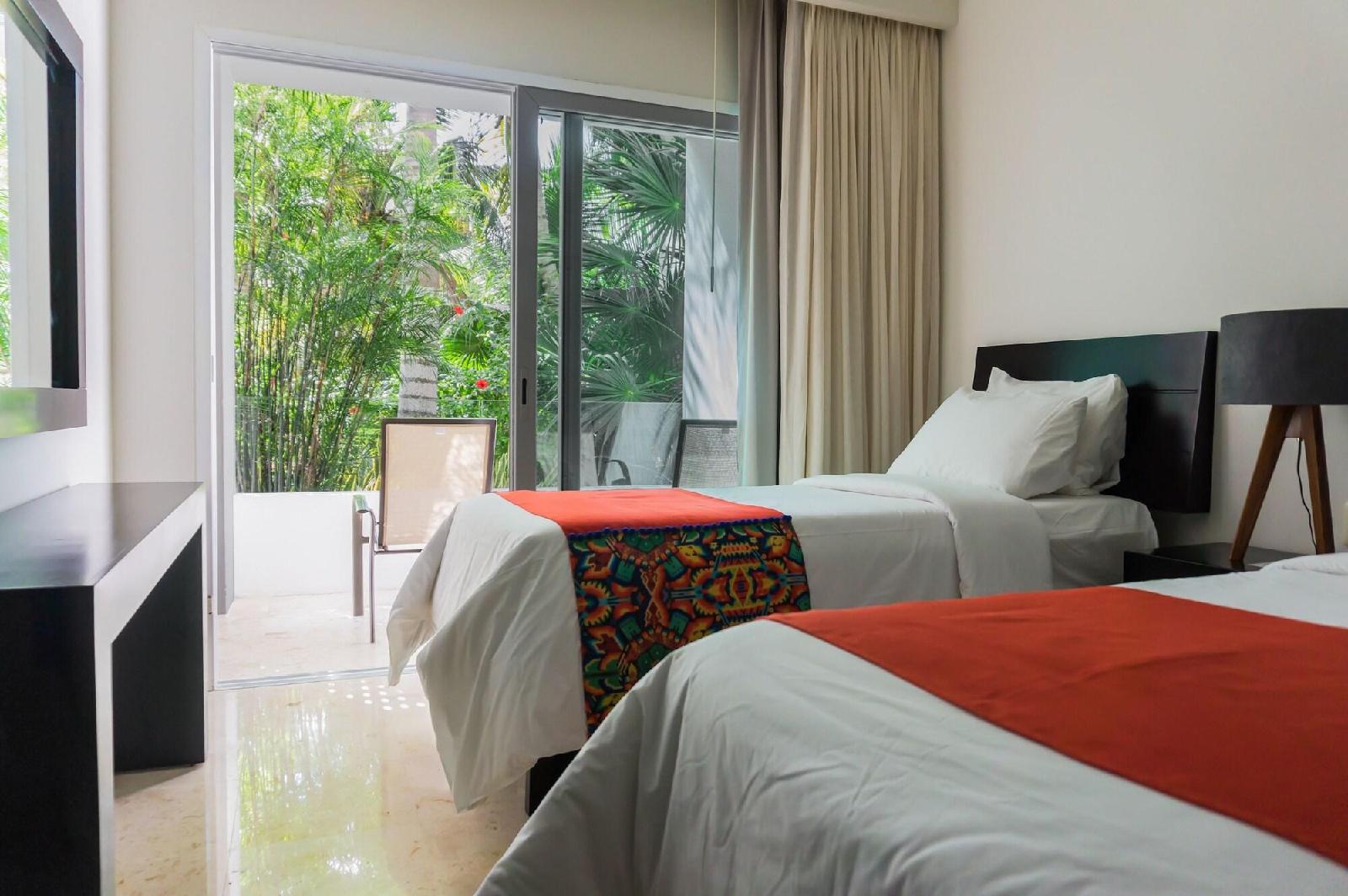 Casa Coral Luxury Condos