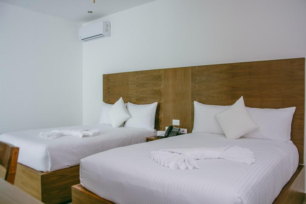 We Hotel Puerto Morelos