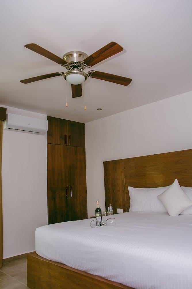 We Hotel Puerto Morelos