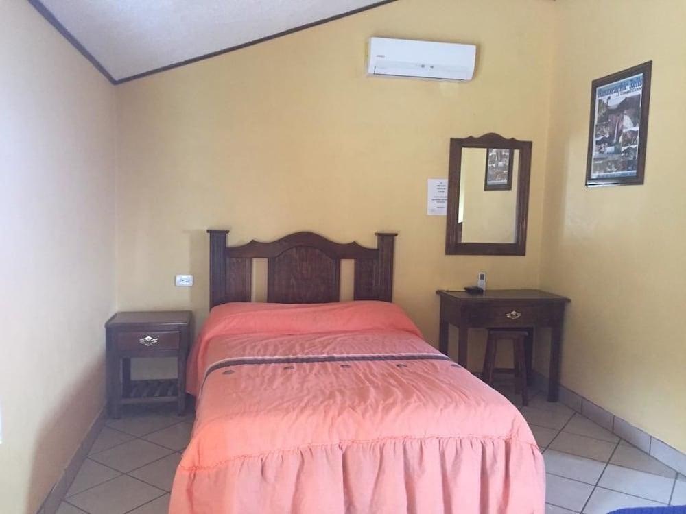 Hotel Esmeralda Barrancas