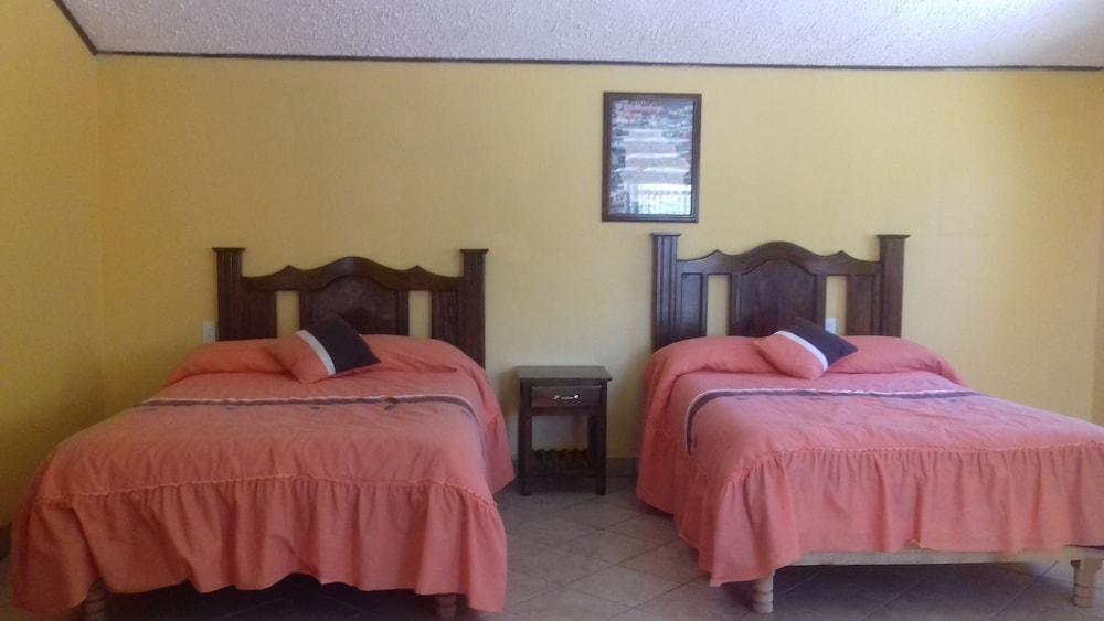 Hotel Esmeralda Barrancas