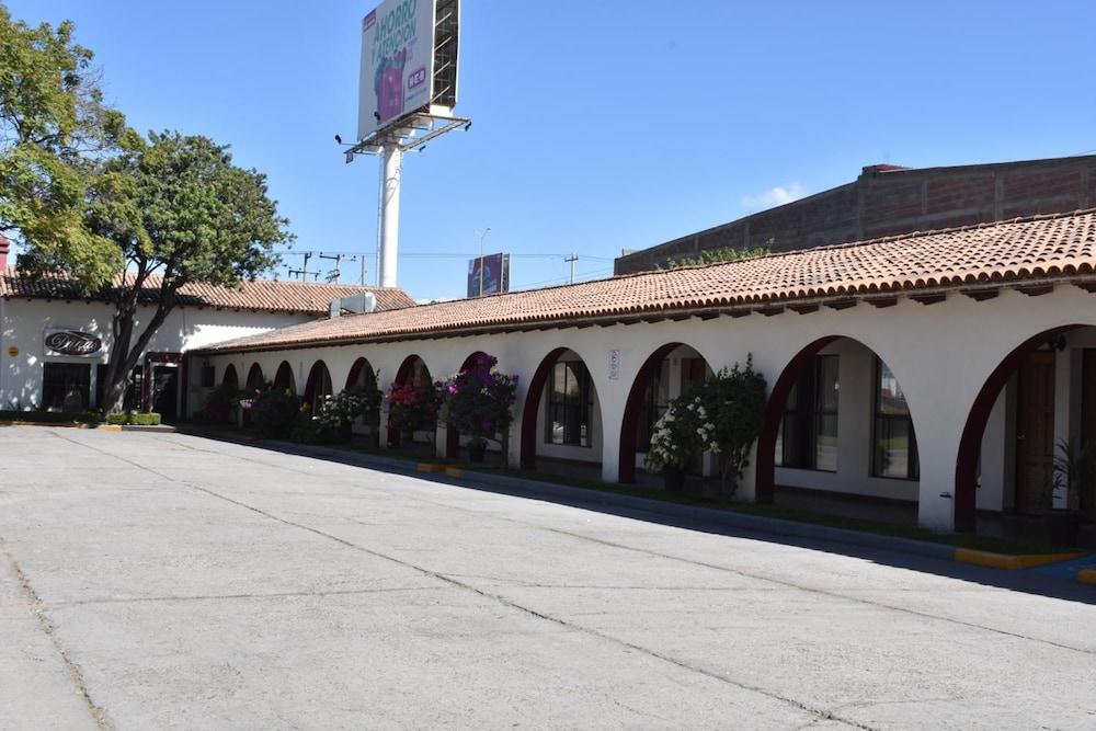 Hotel Sands San Luis