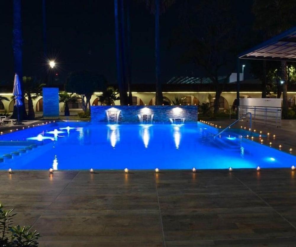 Hotel Sands San Luis