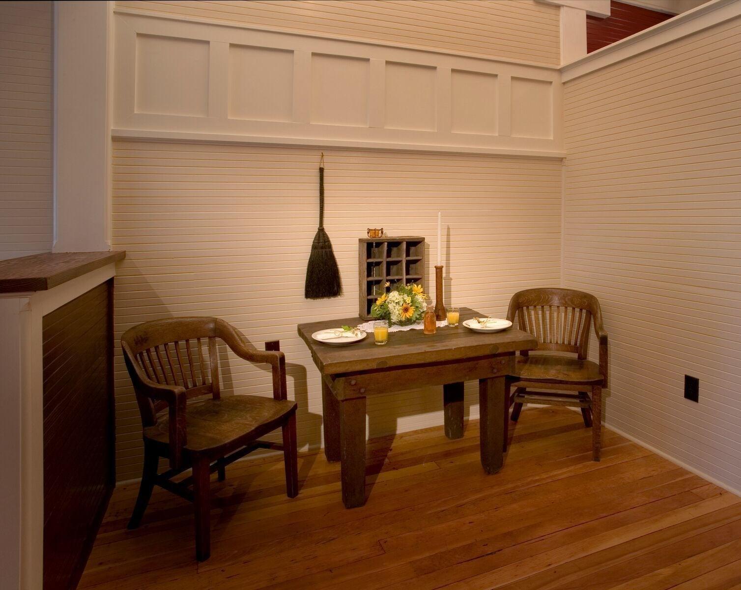 McCloud River Mercantile Hotel
