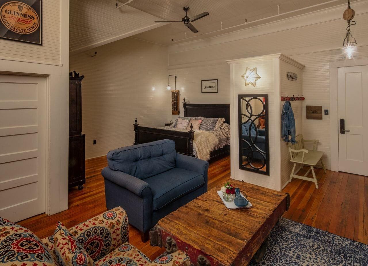 McCloud River Mercantile Hotel