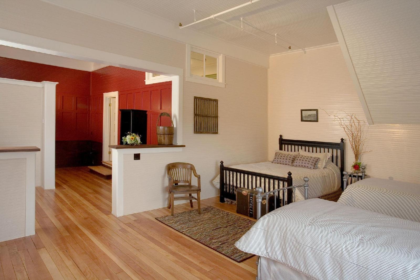 McCloud River Mercantile Hotel