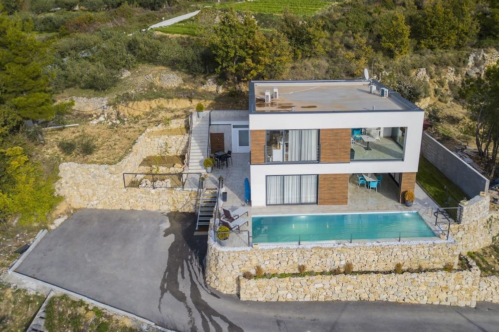 Royal Villa