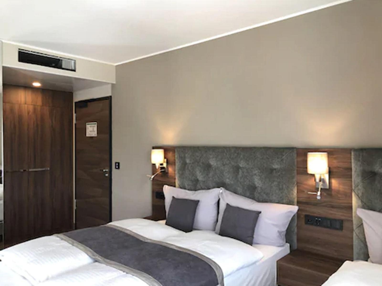 Intergroup Business Und Design Hotel