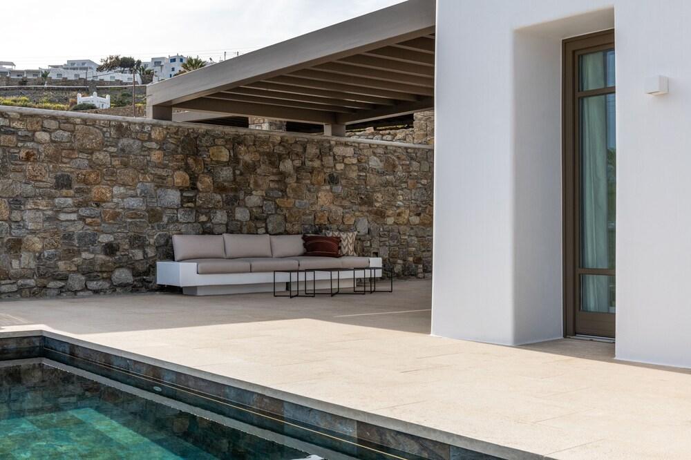 Bonzoe Homes & Villas
