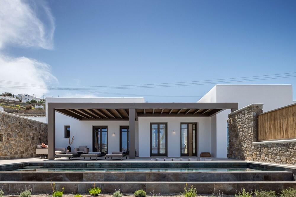 Bonzoe Homes & Villas